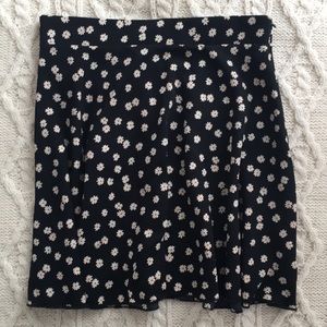 Tobi skater circle skirt daisy pattern